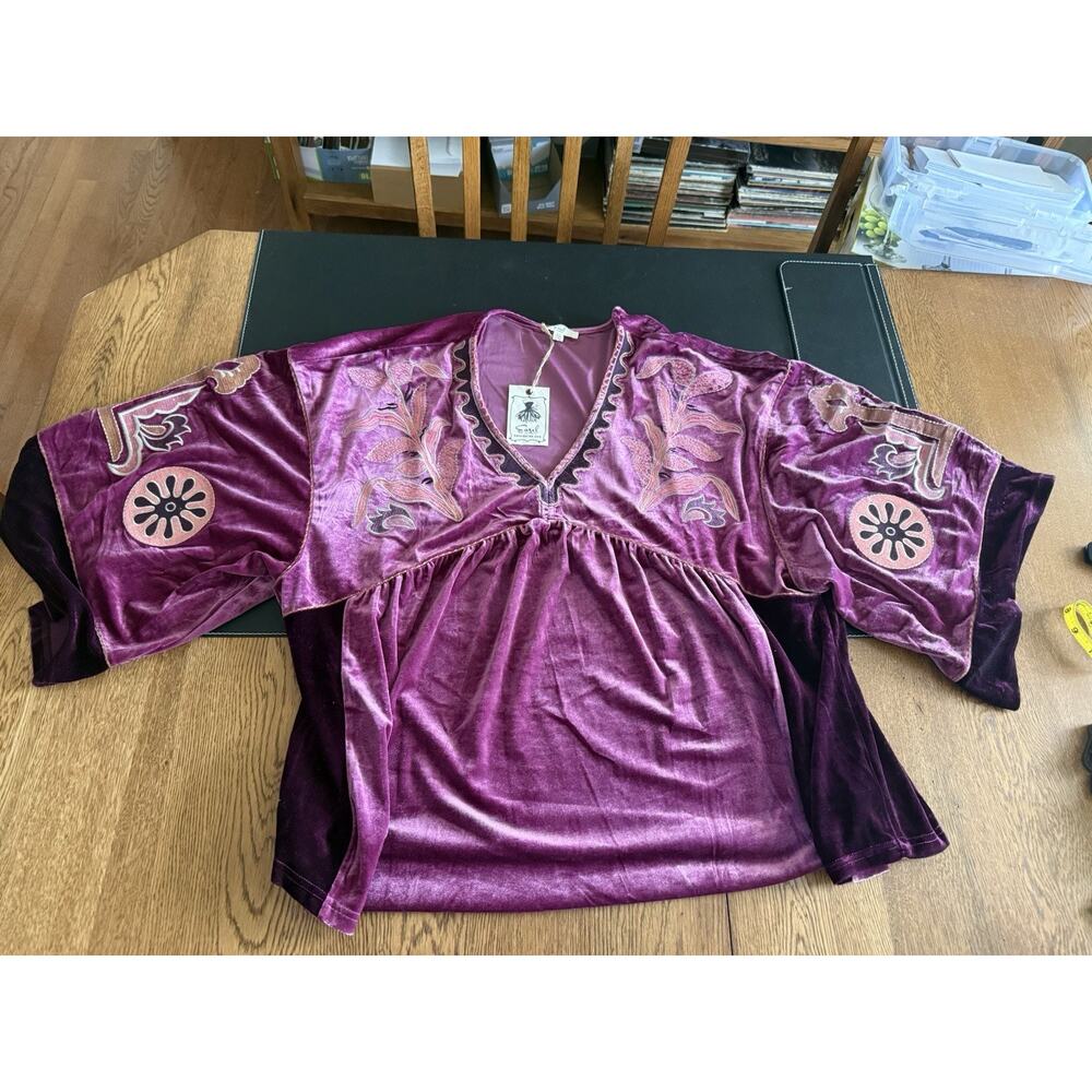 Easel Embroidered Velvet Tunic Blouse V-Neck 1X Purple Pink Floral Bohemian